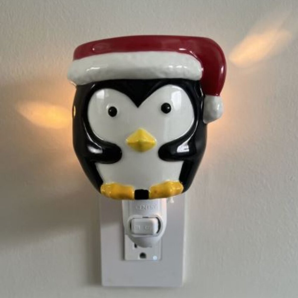 NWT Scentsy Baby Tux Mini Plug In Warmer